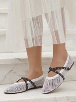 Baleriny Klasyczne^Royalfashion Baleriny Calista Bianca – siateczkowe białe buty damskie z czarnymi paskami biały