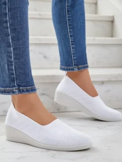 Mokasyny Na Obcasie^Royalfashion Kwiat Thermis - Stylowe Damskie Obuwie na Koturnie biały