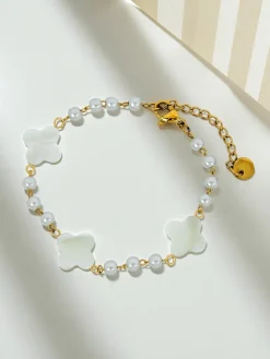 Biżuteria^Royalfashion Bransoletka Aurelia Bianca z kwiatami w odcieniu białej perły, złocona