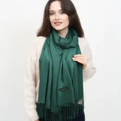 Chusty / Apaszki / Szaliki^Royalfashion Ciemno damski duży szalik z frędzelkami - Akcesoria zielony