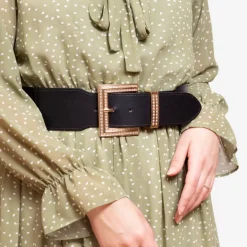 Paski^Royalfashion Czarny damski szeroki pasek z dużą złotą klamrą z cyrkoniami - Akcesoria