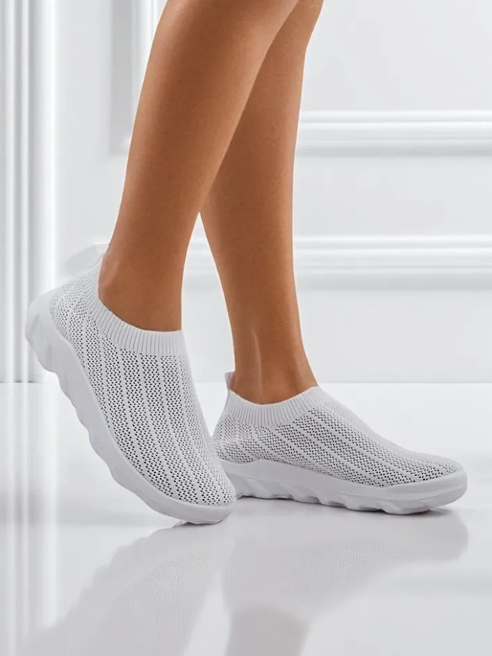 Bieganie, Ćwiczenia I Trening^Royalfashion Damskie białe tenisówki Astrea z przewiewnej tkaniny na płaskiej podeszwie biały