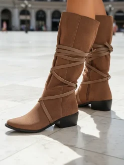 Kozaki Bez Ocieplenia^Royalfashion Damskie kozaki Ambrosia brązowe z eko-zamszu na płaskim obcasie 4,5 cm brązowy