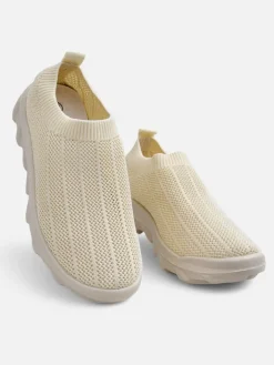 Bieganie, Ćwiczenia I Trening^Royalfashion Damskie slip-ony Arete Beżowe, oddychające sneakersy z tkaniny beżowy