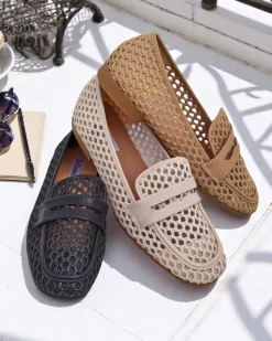 Mokasyny Na Płaskiej Podeszwie^Royalfashion Ażurowe damskie mokasyny Azuros czarny