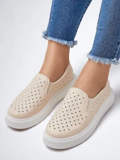 Półbuty|Sportowe^Royalfashion Ażurowe damskie sportowe półbuty sznurowane Vaned czarny