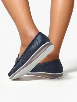 Mokasyny Na Płaskiej Podeszwie^Royalfashion Ażurowe damskie mokasyny Cerro czarny