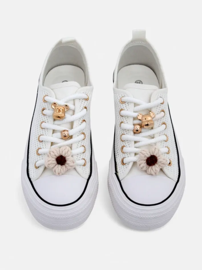 Trampki^Royalfashion Ażurowe damskie trampki z ozdobami Osdo biały