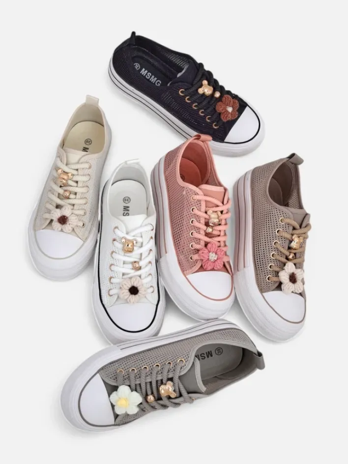 Trampki^Royalfashion Ażurowe damskie trampki z ozdobami Osdo biały