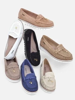 Mokasyny Na Płaskiej Podeszwie^Royalfashion Ażurowe damskie mokasyny Elissas beżowy