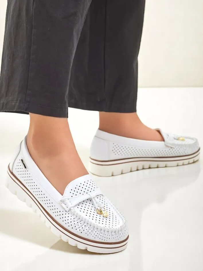 Mokasyny Na Płaskiej Podeszwie^Royalfashion Ażurowe damskie mokasyny Elissas biały