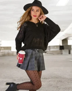 Swetry^Royalfashion Ażurowy sweter damski z koronką czarny