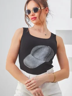 Bluzki / Koszule / Koszulki^Royalfashion Bawełniana bluzka damska na ramiączkach z czapeczką czarny