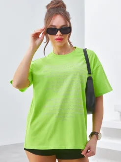 Bluzki / Koszule / Koszulki^Royalfashion Bawełniany damski t-shirt z napisami z cyrkonii zielony