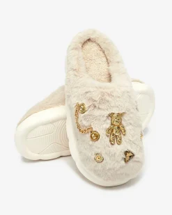 Kapcie^Royalfashion Beżowe damskie futrzane kapcie z ozdobami Erserra beżowy