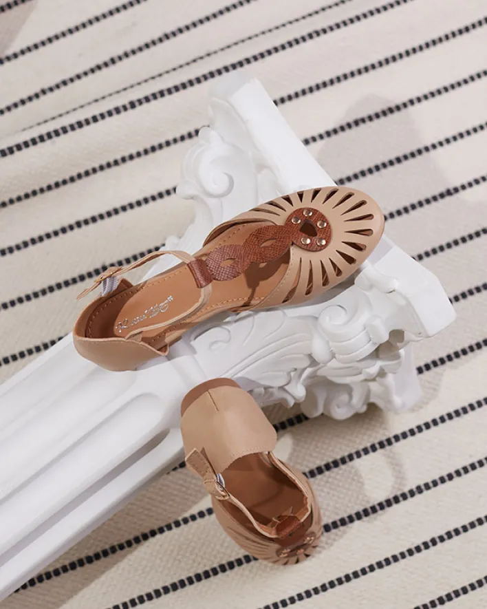 Baleriny Klasyczne^Royalfashion Beżowe damskie baleriny ażurowe z wycięciem po bokach Erraf beżowy