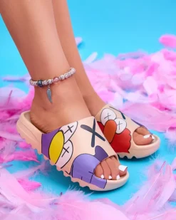 Klapki Basenowe|Klapki Płaskie^Royalfashion Beżowe gumowe klapki damskie z printem Pfizz beżowy