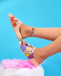 Klapki Basenowe|Klapki Płaskie^Royalfashion Beżowe gumowe klapki damskie z printem Pfizz beżowy