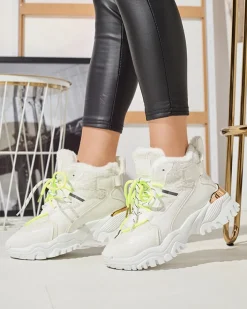 Śniegowce|Ocieplane^Royalfashion Białe sportowe buty damskie z futerkiem i owymi zielonymi sznurówkami Sagglo neon