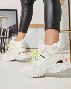 Śniegowce|Ocieplane^Royalfashion Białe sportowe buty damskie z futerkiem i owymi zielonymi sznurówkami Sagglo neon