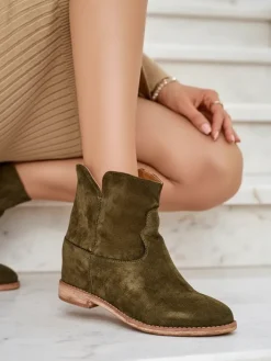 Botki Z Delikatnym Ociepleniem|Kowbojki^Royalfashion Botki a'la kowbojki na krytym koturnie Blueston zielony