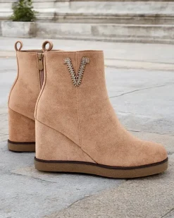 Botki Z Delikatnym Ociepleniem|Botki Na Koturnie^Royalfashion Botki damskie na koturnie Nerias jasny brązowy