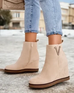 Botki Z Delikatnym Ociepleniem|Botki Na Koturnie^Royalfashion Botki damskie na koturnie Nerias beżowy