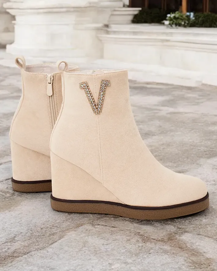 Botki Z Delikatnym Ociepleniem|Botki Na Koturnie^Royalfashion Botki damskie na koturnie Nerias beżowy