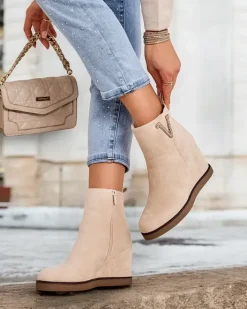 Botki Z Delikatnym Ociepleniem|Botki Na Koturnie^Royalfashion Botki damskie na koturnie Nerias beżowy