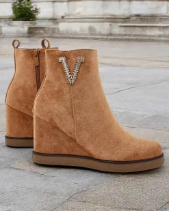 Botki Z Delikatnym Ociepleniem|Botki Na Koturnie^Royalfashion Botki damskie na koturnie Nerias Camel