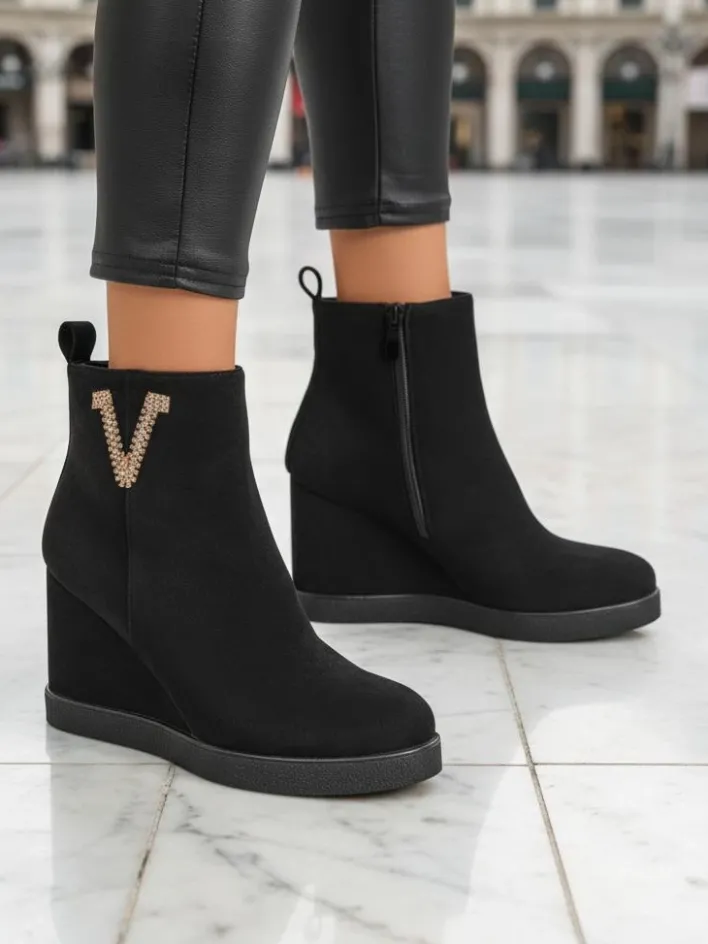 Botki Z Delikatnym Ociepleniem|Botki Na Koturnie^Royalfashion Botki damskie na koturnie Nerias czarny