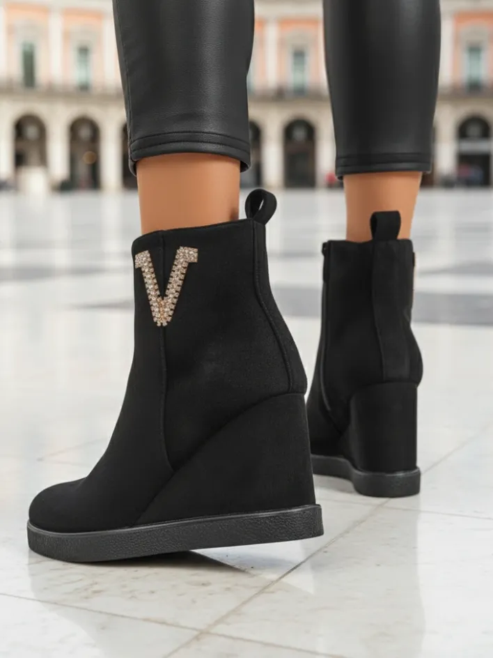 Botki Z Delikatnym Ociepleniem|Botki Na Koturnie^Royalfashion Botki damskie na koturnie Nerias czarny