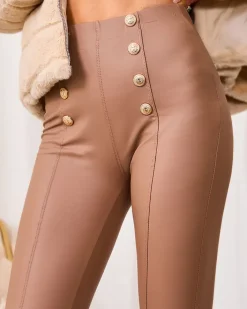 Eko Skórzane|Legginsy / Tregginsy^Royalfashion Brązowe damskie eko-skórzane legginsy ze złotymi guzikami brązowy