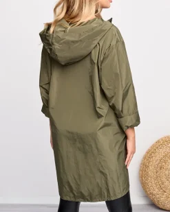 Kurtki / Marynarki / Płaszcze^Royalfashion Ciemnozielona damska długa kurtka typu wiatrówka z ozdobami zielony