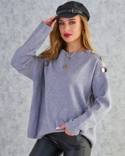 Swetry^Royalfashion Cienki damski sweter z ozdobami na ramionach gołębi szary