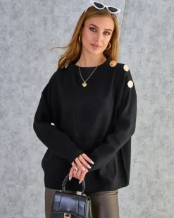 Swetry^Royalfashion Cienki damski sweter z ozdobami na ramionach czarny