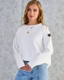 Swetry^Royalfashion Cienki damski sweter z ozdobami na ramionach biały
