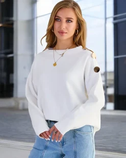 Swetry^Royalfashion Cienki damski sweter z ozdobami na ramionach biały