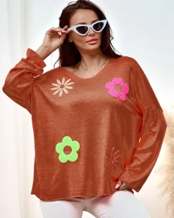 Swetry^Royalfashion Cienki damski sweterek z kwiatuszkami pomarańczowy