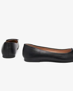 Buty Na Wielkie Wyjście|Baleriny Klasyczne^Royalfashion Czarne baleriny damskie w szpic z ozdobą na nosku Manico czarny