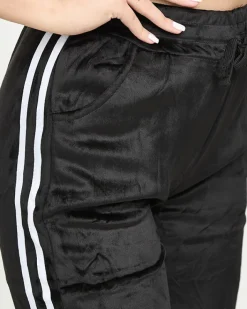 Spodnie Dresowe^Royalfashion Czarne damskie ocieplane welurowe spodnie dresowe z lampasami