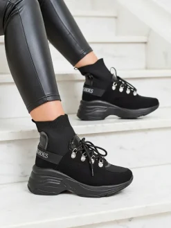 Botki Z Delikatnym Ociepleniem|Botki Na Płaskim Obcasie^Royalfashion Czarne sneakersy damskie z ociepleniem Aleppo