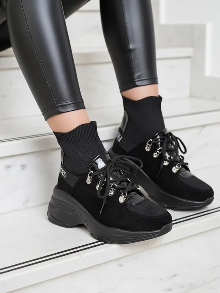 Botki Z Delikatnym Ociepleniem|Botki Na Płaskim Obcasie^Royalfashion Czarne sneakersy damskie z ociepleniem Aleppo