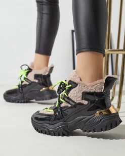 Śniegowce|Ocieplane^Royalfashion Czarne sportowe buty damskie z futerkiem i neonowymi żółtymi sznurówkami Adbo czarny