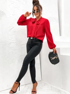 Bluzki / Koszule / Koszulki^Royalfashion Damska bluzka z kokardą czerwony