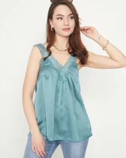 Bluzki / Koszule / Koszulki^Royalfashion Damska koszulka na koronkowych ramiączkach w kolorze ciemnom zielony