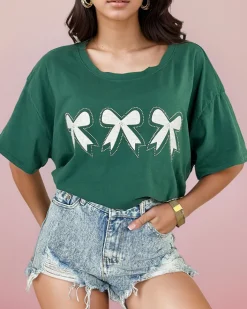 Bluzki / Koszule / Koszulki^Royalfashion Damski t-shirt z naszywką w kształcie kokardki zielony