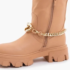 Kozaki Na Płaskim Obcasie|Kozaki Z Ociepleniem^Royalfashion Damskie brązowe kozaki z łańcuszkiem Sudzi brązowy