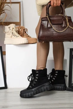 Botki Bez Ocieplenia|Botki Na Platformie^Royalfashion Damskie czarne eko-zamszowe botki z kożuszkiem Vetic czarny