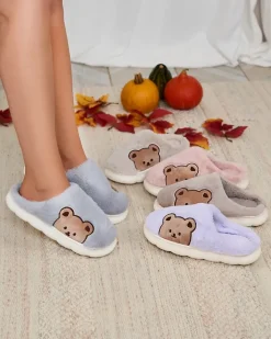 Kapcie^Royalfashion Damskie futrzane kapcie z misiem w kolorze niebieskim Fetemes Ecru